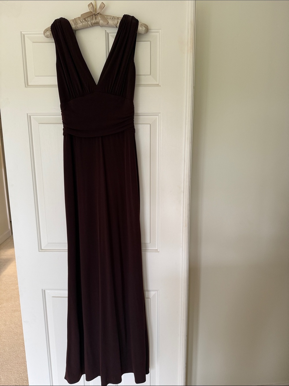 DUSK Boutique Classic Deep Burgundy V-Neck Formal Gala Gown- Size 3/4